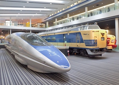 京都鉄道博物館　開館10周年記念特別見学会<br>京都鉄道博物館<br>「学芸員の解説でめぐる保存車両と重要文化財・扇形車庫ツアー」<br> 日帰り