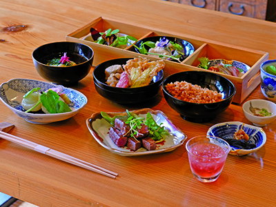 お食事おとな１人前イメージ