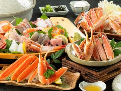 よくばりプラン　おとな1人前（カニすき鍋・鮮魚の船盛りは2人前）（イメージ）