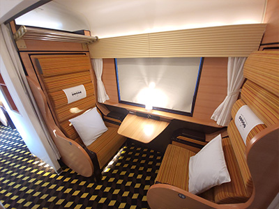 グリーン車指定席「ファーストシート」