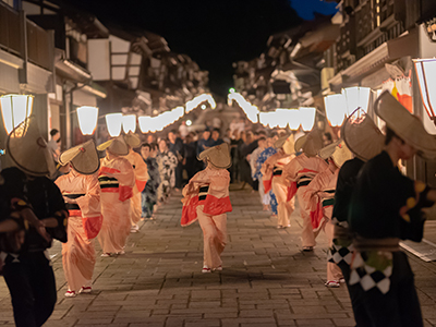 【2025年6月】鼓笛の風流な音色と雅な踊りの競演<br>優美な富山の町流し「おわら風の盆」2日間