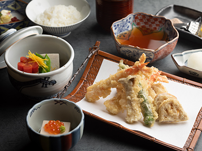 【2025年7月】老舗料亭「京大和」の姉妹店「天婦羅処　京林泉」で天ぷらを味わう<br>京都南座　「市川團十郎　特別公演」を一等席で鑑賞　日帰り