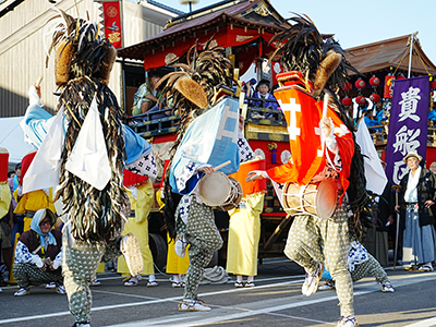 380年以上の歴史と伝統を誇る若狭地方最大の秋祭り「小浜放生祭」<br> 特別観覧体験「祭礼芸能の披露観覧プラン（お休み処付き）」と<br>「山車体験参加プラン」を人数限定でご用意！