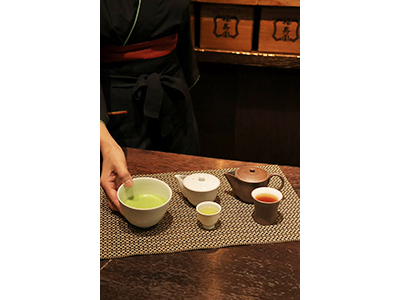 ～お茶と万博　過去・現在・未来をつなぐメニューとともに～<br>福寿園京都館（京都本店）　3種のお茶の飲み比べと<br>FUKUCHA風オリジナル茶ポンス