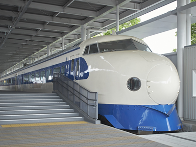 京都鉄道博物館　開館10周年記念特別見学会<br>京都鉄道博物館<br>「学芸員の解説でめぐる保存車両と重要文化財・扇形車庫ツアー」<br> 日帰り