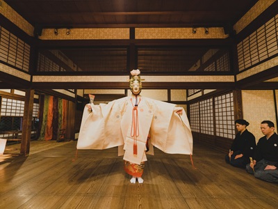 【2026年7月西の日】柳川藩主立花邸 御花 能舞台で堪能する「大廣間 御前能」 鑑賞&宿泊2日間~文化財建築と舞台・名勝庭園が一体となった迫力ある能を間近に鑑賞~