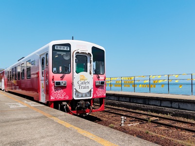 有明海に沿って進む島原鉄道の旅 観光列車「しまてつカフェトレイン」と真夏に涼を感じる島原半島めぐり2日間
