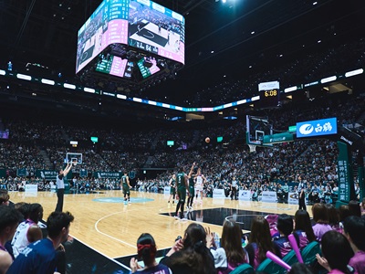 【日帰りプラン専用】神戸ストークス プレシーズンゲーム「KOBE RISING🏀」　<br>日帰りJRプラン