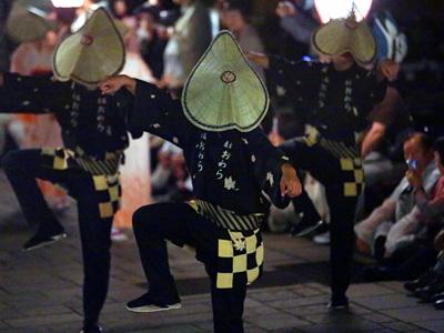 【2026年9月西の日】早秋の町中に響く雅な音色と優雅な町流し<br>有料観覧席から観る越中八尾「月見のおわら」　日帰りプラン・宿泊付プラン
