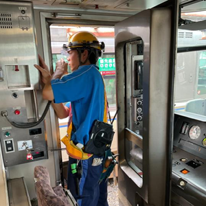 【2026年9月西の日】16名様限定　普段は入れない車両基地へ潜入！<br>野洲派出所まるごと体験＆現役車両の仕業検査特別公開ツアー！＜日帰り＞