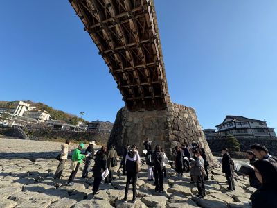 350年の橋を守る「橋守」がご案内<br> 錦帯橋の魅力の深層に触れる限定ガイドツアー