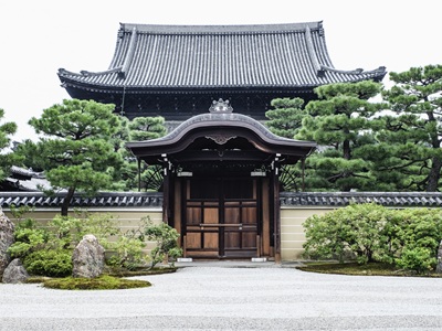 【2026年10月西の日】京都最古の禅寺といわれる「建仁寺」で嗜む文化体験<br>～非公開・富春閣での茶道講座と僧侶のご案内～　日帰り