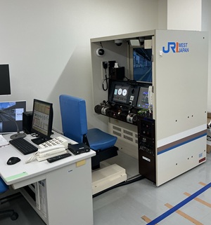 【2026年10月西の日】<JR西日本草津列車区>現役運転士がしっかりサポート!<br>本格的なシミュレータで体感する夢の運転士! 日帰り