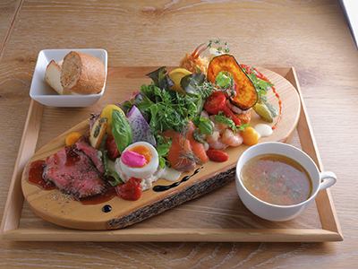 ＜ミュゼカラト＞野菜の美食スペシャルプレート＆和栗の摩天楼モンブランパフェ