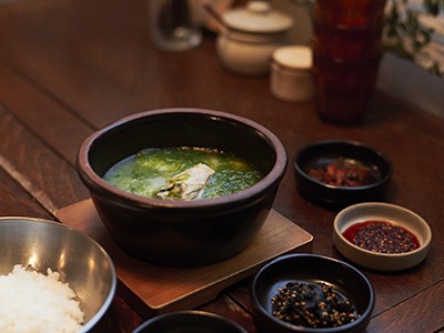 ＜ハハハ＞<br>冬季限定牡蠣とカプサ青のりトック定食（京都・河原町）