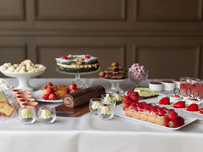 ＜神戸北野ホテル＞ <br>イグレック 春の苺スイーツディナービュッフェ（神戸・北野）