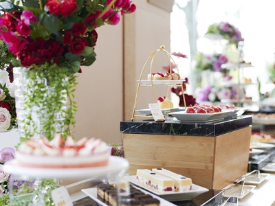 ＜帝国ホテル 大阪＞ <br>「ザ パーク」の苺スイーツバイキング（大阪・天満橋）