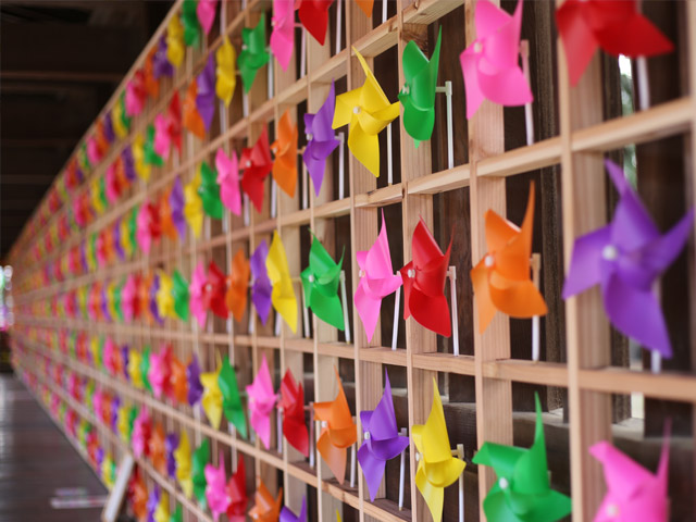 白鳥神社「かざぐるま回廊」