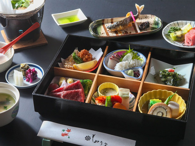 川床料理（高雄／もみぢ家）