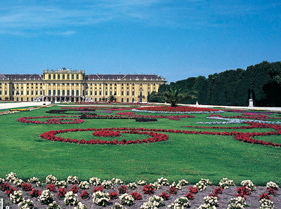 シェーンブルン宮殿と庭園群(オーストリア)
