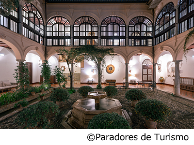 歴史あるパラドールに泊まる スペインの休日9日のイメージ画像