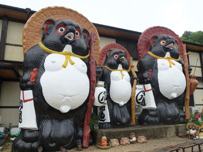 信楽陶苑　たぬき村