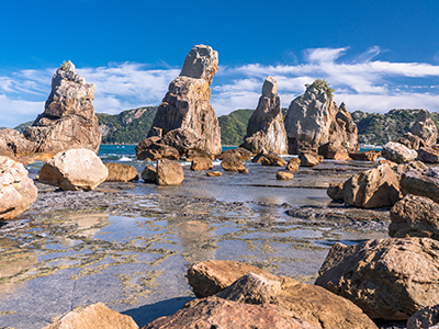 橋杭岩