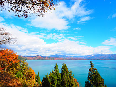 田沢湖の紅葉