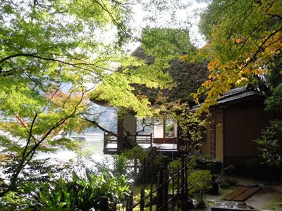 臥龍山荘