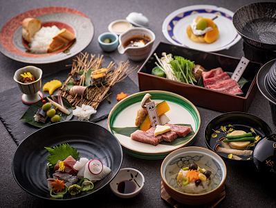 歴史ある料亭旅館で味わう「神戸牛と黒毛和牛の食べ比べ」（ホテルISAGO神戸）