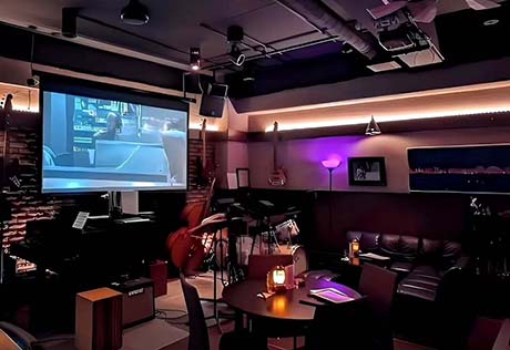 Music Bar Ellie's