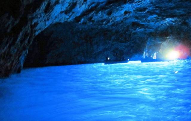 神秘に満ちた美しい世界 一度は行きたい世界の 青の洞窟 Tripa トリパ 旅のプロがお届けする旅行に役立つ情報