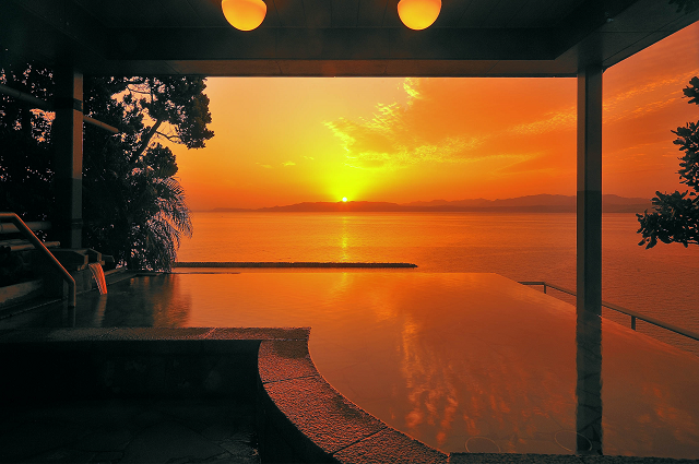 次の温泉旅行はここに行きたい 写真で選ぶ絶景露天風呂のある宿 九州 Tripa トリパ 旅のプロがお届けする旅行に役立つ情報