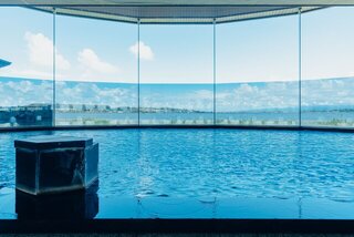 湖に浮かぶような静寂の宿！片山津温泉「湖畔の宿 森本」で過ごす贅沢ステイ