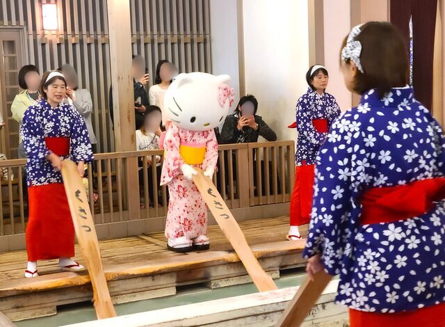 ハローキティと草津温泉のコラボ旅を徹底レポート！湯もみショーや限定