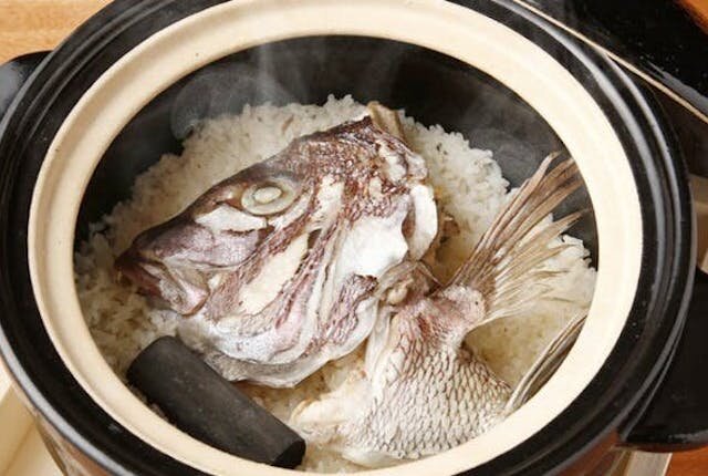 自慢の逸品「鯛めし」
