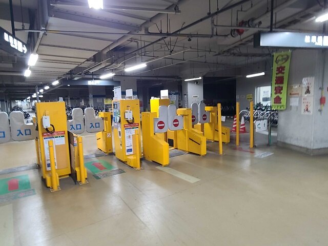 ①JR高松駅前広場地下レンタサイクルポート