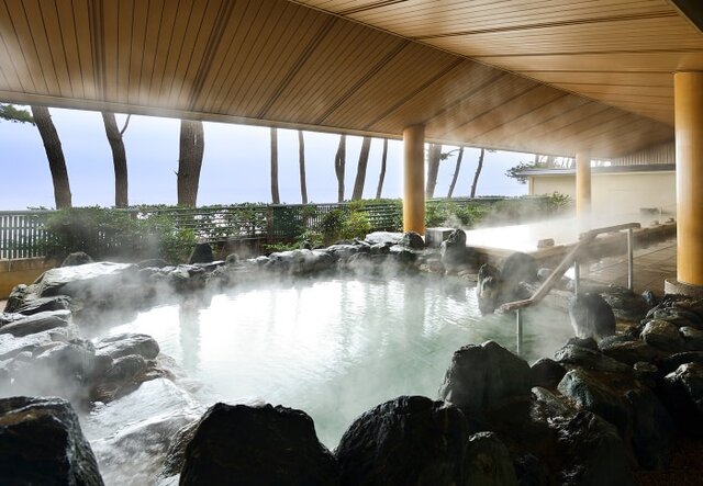 松風の湯 露天風呂 岩風呂