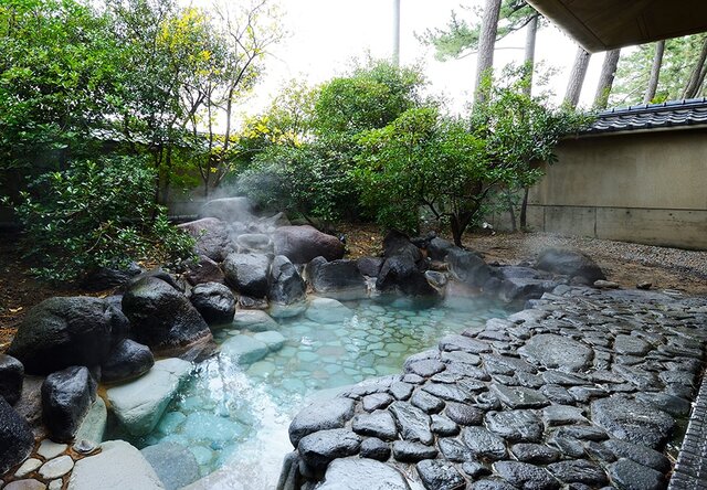 華の湯 露天風呂