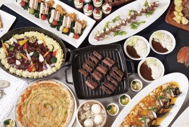 【ディナー】みなとみらいの夜景と鉄板焼き料理や窯焼きピ...