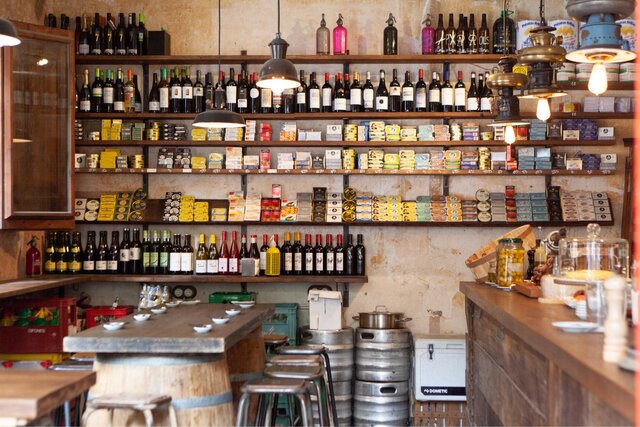 photo by PIXTA (263723)