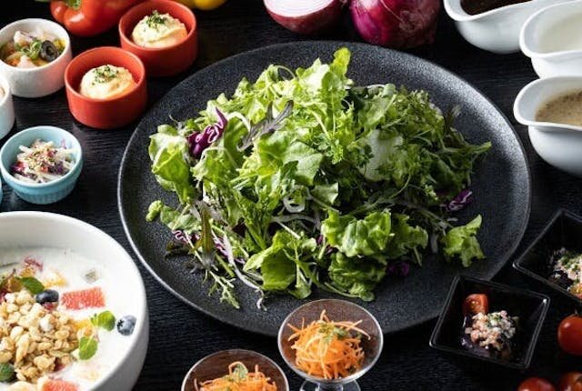 【ホテル下町洋食】選べるメイン1品+サラダ&スイーツハ...