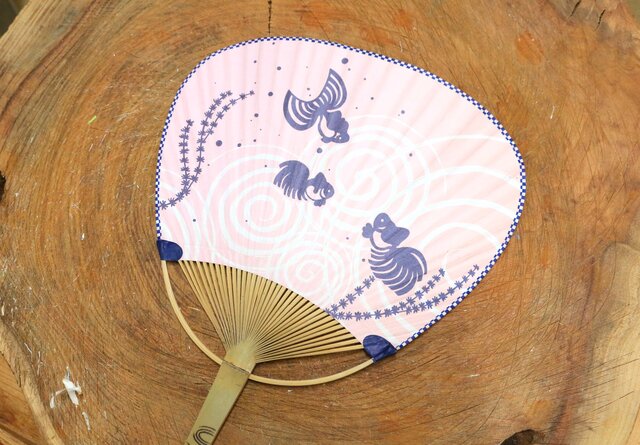 「へり取り」の工程