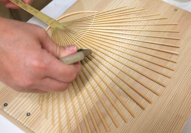 「貼り」の工程