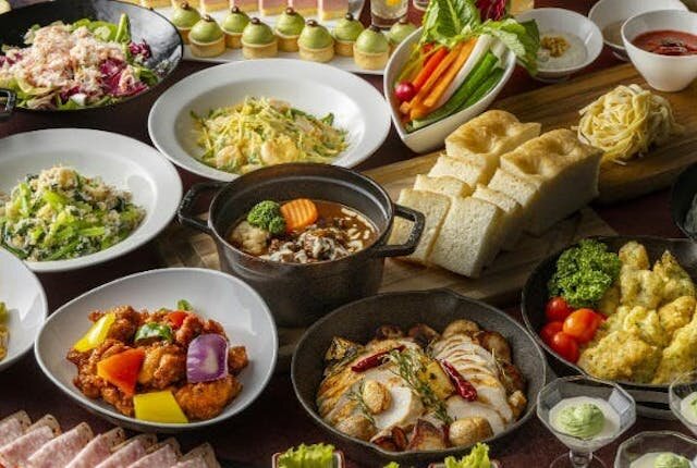 ハンバーグやローストビーフ、本格カレー×ドリンクバー