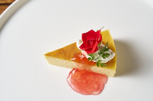 ローズスフレチーズケーキ 770円(税込)