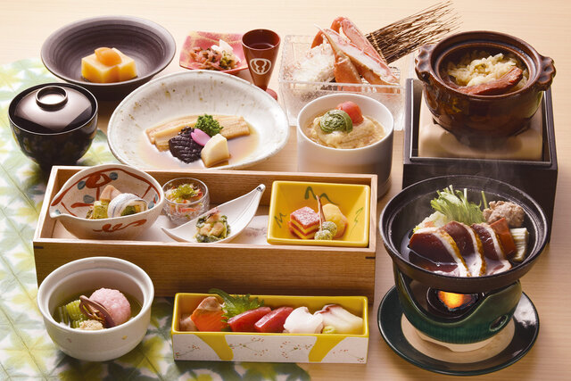 例:滝本会席のスタンダード春の御膳(3月1日~5月末提供)