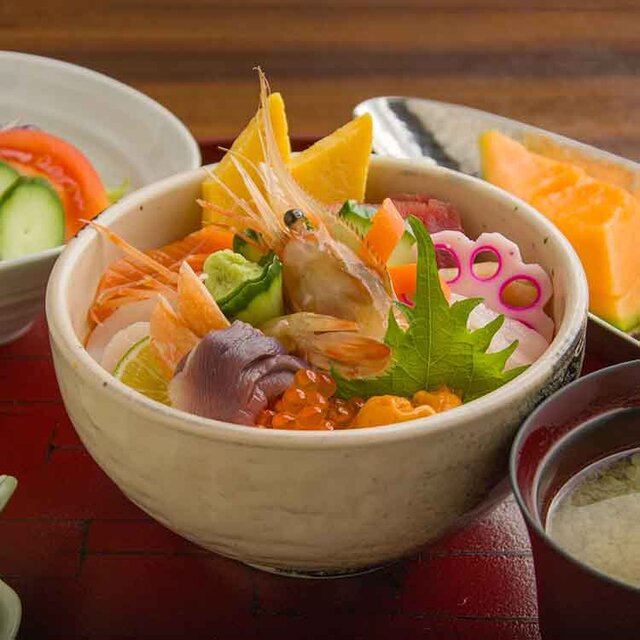 「倶楽部ダイニング 十勝」新鮮魚介の北海鮮丼