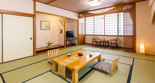 ゆったり広々和室10〜15畳