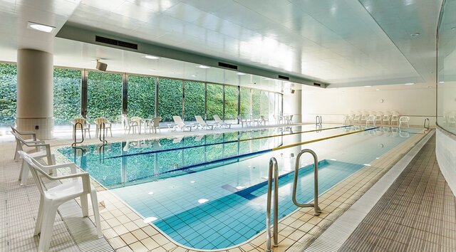 室内温水プール